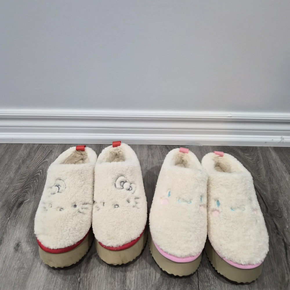 Hello Kitty Fuzzy Slippers - Cream and Pink